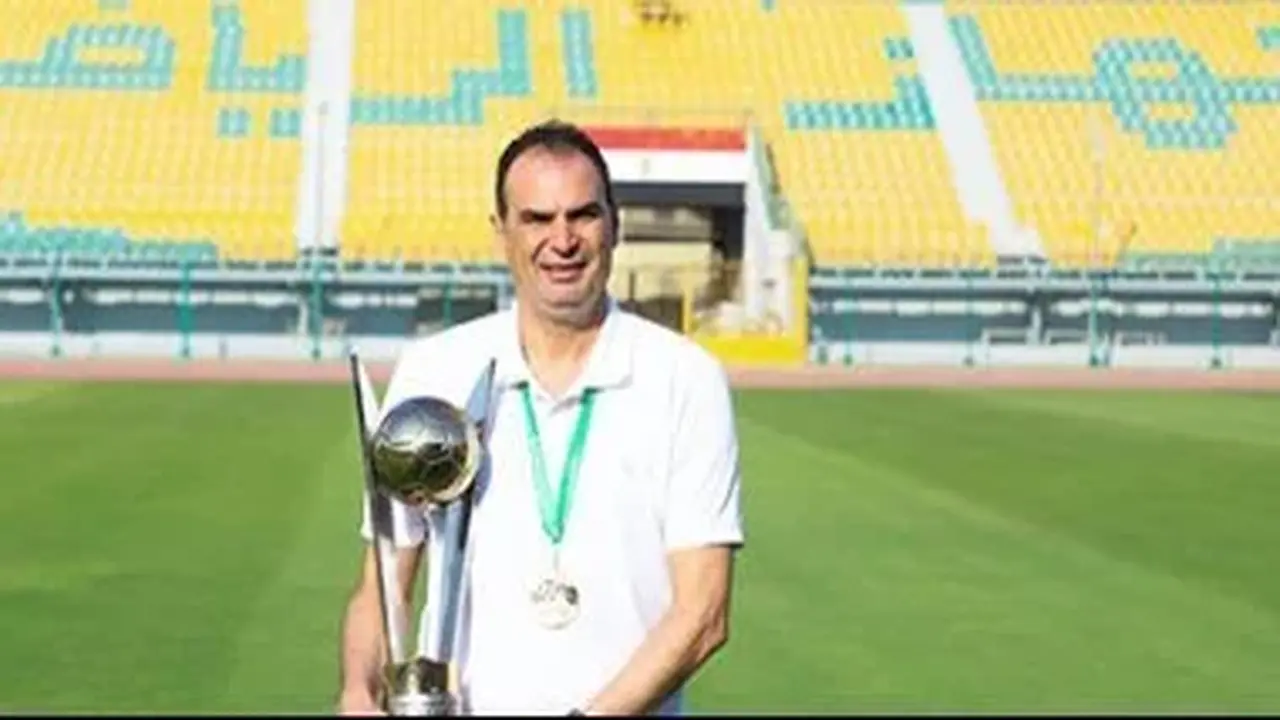 تكريم الفيفا لعبد الحميد بسيوني بعد هاتريك تاريخي في عيد ميلاده